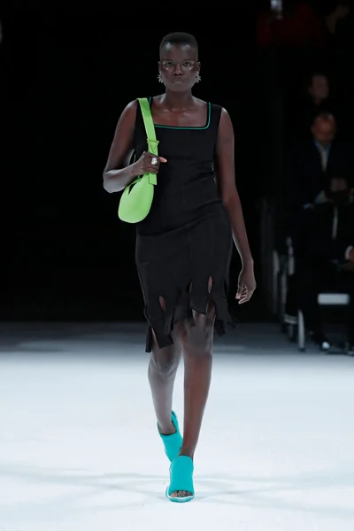 Look 12